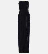 Tom Ford Strapless velvet gown. 汤姆·福特无肩带丝绒礼服