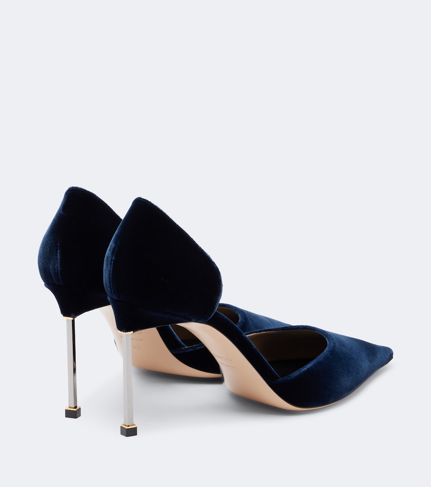 Tom Ford Velvet pumps in Blue - Mid Heel Pumps