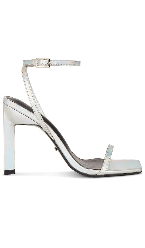 Tony Bianco Banji Sandal in Metallic Silver - Sandale Banji Tony Bianco en argent métallisé - Tony Bianco Banji 金属银凉鞋 - Tony Bianco Banji Sandale in Metallic-Silber - Tony Bianco Banji 샌들 메탈릭 실버 소재 - Sandalo Banji Tony Bianco in argento metallizzato