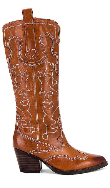 Tony Bianco Primrose Boot in Brown - Botte Tony Bianco Primrose en marron - Tony Bianco Primrose 棕色靴子 - Tony Bianco Primrose Stiefel in Braun - Tony Bianco 프림로즈 부츠 브라운 색상 - Stivale Tony Bianco Primrose in marrone