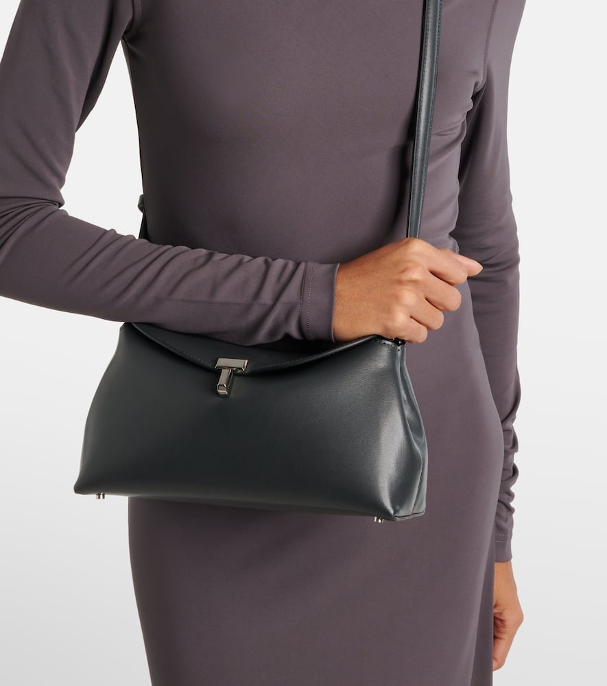 Toteme T-Lock Small leather clutch