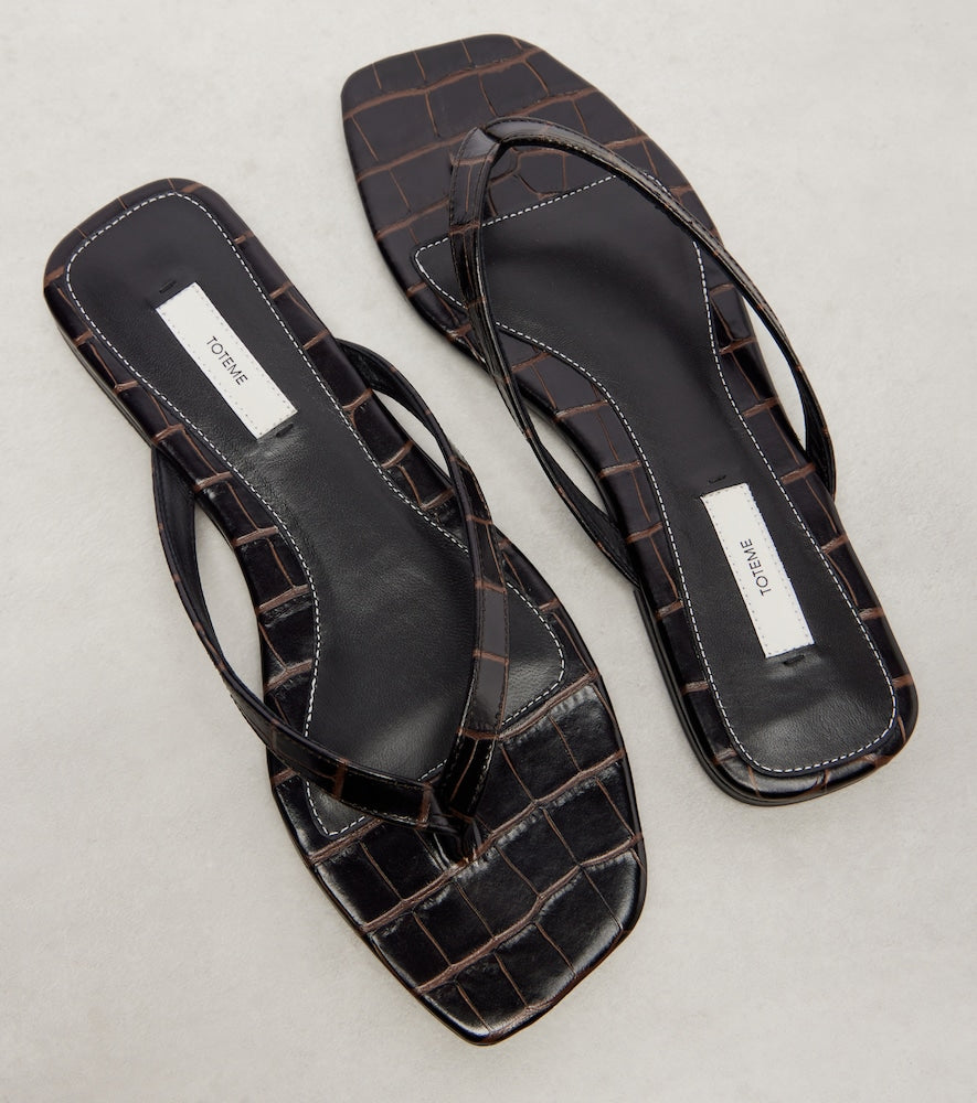 Toteme Croc-effect leather thong sandals in Brown - Flat Sandals