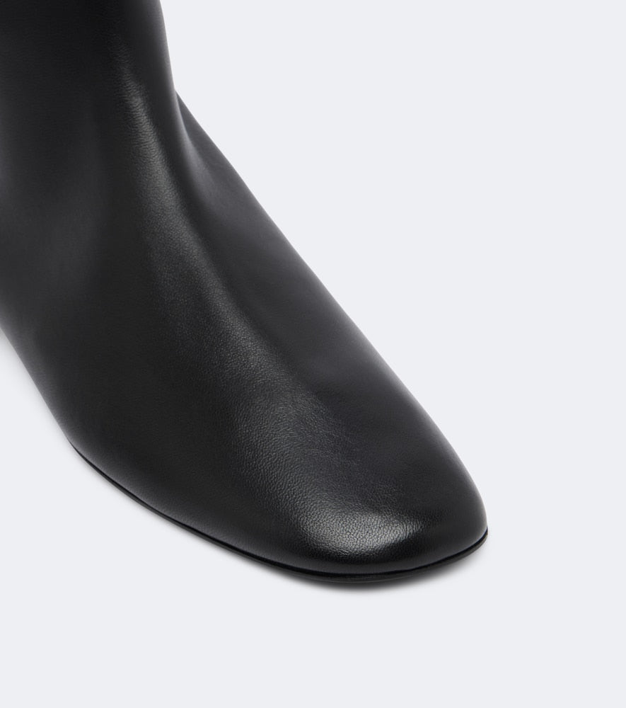 Toteme Leather ankle boots in Black - Flat Boots