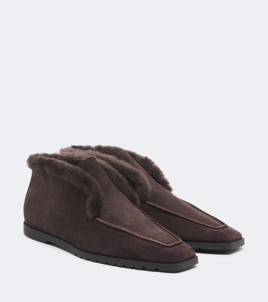 Toteme Shearling-lined suede ankle boots - Brown Flat Boots