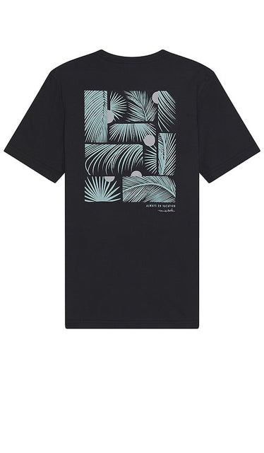 TravisMathew Ancient Royals T-Shirt in Black - T-shirt TravisMathew Ancient Royals en noir - TravisMathew 古代皇家队黑色 T 恤 - TravisMathew Ancient Royals T-Shirt in Schwarz - TravisMathew Ancient Royals 티셔츠블랙 색상 - T-shirt TravisMathew Ancient Royals in nero