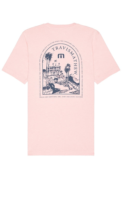 TravisMathew Uncharted Waters T-Shirt in Coral - TravisMathew T-shirt Uncharted Waters en corail - TravisMathew 珊瑚色 Uncharted Waters T 恤 - TravisMathew Uncharted Waters T-Shirt in Koralle - TravisMathew Uncharted Waters 티셔츠 - T-shirt TravisMathew Uncharted Waters color corallo