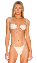Tularosa Adelia Top in Cream - Haut Tularosa Adelia en crème - Tularosa Adelia 奶油色上衣 - Tularosa Adelia Top in Creme - Tularosa Adelia 탑 - Top Tularosa Adelia in Crema