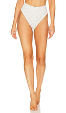 Tularosa Aluka High Waist Bottom in White - Bas taille haute Tularosa Aluka en blanc - Tularosa Aluka 白色高腰底裤 - Tularosa Aluka Hose mit hoher Taille in Weiß - Tularosa Aluka 하이웨이스트 하의 화이트 색상 - Pantaloni a vita alta Tularosa Aluka in bianco