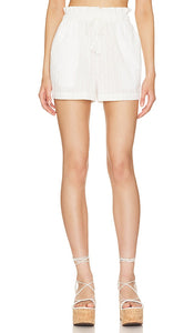 Tularosa Amelie Short in White - Tularosa Amélie Short en Blanc - Tularosa Amelie 白色短裤 - Tularosa Amelie Short in Weiß - Tularosa Amelie 쇼츠 화이트 색상 - Pantaloncini Tularosa Amelie in bianco