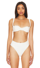 Tularosa Everly Top in Ivory - Haut Tularosa Everly en ivoire - Tularosa Everly 象牙色上衣 - Tularosa Everly Top in Elfenbein - Tularosa Everly 탑 - Top Tularosa Everly colore Avorio