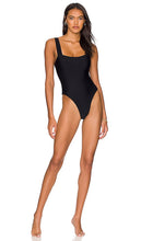 Tularosa Flirty One Piece in Black - Tularosa Flirty One Piece en noir - Tularosa 性感黑色单品 - Tularosa Flirty Einteiler in Schwarz - Tularosa Flirty 원피스 - Costume intero flirty di Tularosa in nero