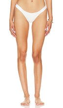 Tularosa Gardenia Bottom in Ivory - Bas Tularosa Gardenia en ivoire - Tularosa Gardenia 象牙色底 - Tularosa Gardenia Boden in Elfenbein - Tularosa Gardenia 하의 아이보리 색상 - Fondo Tularosa Gardenia in Avorio
