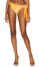 Tularosa Lillia Bottom in Tangerine - Tularosa Lillia Bottom en mandarine - Tularosa Lillia 橘色底部 - Tularosa Lillia Bottom in Mandarine - Tularosa LILLIA 하의 탠저린 - Tularosa Lillia Bottom in Mandarino