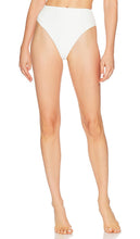 Tularosa Marnay High Waist Bottom in White - Bas taille haute Tularosa Marnay en blanc - Tularosa Marnay 白色高腰底裤 - Tularosa Marnay Hose mit hoher Taille in Weiß - Tularosa Marnay 하이웨이스트 하의 화이트 색상 - Pantaloni a vita alta Tularosa Marnay in bianco