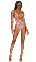 Tularosa Nayda One Piece in Peach - Tularosa Nayda une pièce en pêche - Tularosa Nayda 桃色一件 - Tularosa Nayda Einteiler in Pfirsich - Tularosa Nayda 원피스 - Costume intero Tularosa Nayda color pesca