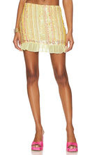 Tularosa Novah Sequin Skort in Yellow - Tularosa Novah - Jupe-short à sequins jaune - Tularosa Novah 黄色亮片裙裤 - Tularosa Novah Pailletten-Skort in Gelb - Tularosa Novah 스팽글 스커트 옐로우 색상 - Gonna Tularosa Novah con paillettes in giallo
