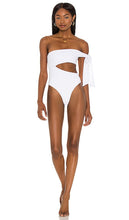 Tularosa Omnia One Piece in White - Tularosa Omnia une pièce en blanc - Tularosa Omnia 白色一件 - Tularosa Omnia Einteiler in Weiß - Tularosa 옴니아 원피스 화이트 색상 - Costume intero Tularosa Omnia in bianco
