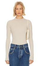 Tularosa x Lindsi Lane Green Chiara Bodysuit in Beige - Body Chiara vert Tularosa x Lindsi Lane en beige - Tularosa x Lindsi Lane 米色 Green Chiara 连体衣 - Tularosa x Lindsi Lane Grüner Chiara-Body in Beige - Tularosa x Lindsi Lane 그린 키아라 바디수트 베이지 색상 - Body Tularosa x Lindsi Lane Green Chiara in beige