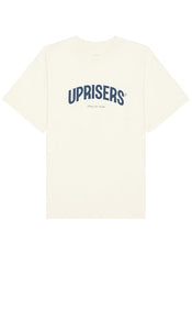 UPRISERS Made in NYC Tee in Beige - T-shirt UPRISERS Made in NYC en beige - UPRISERS Made in NYC 米色 T 恤 - UPRISERS Made in NYC T-Shirt in Beige - UPRISERS Made in NYC 티셔츠 베이지 색상 - UPRISERS T-shirt Made in NYC in beige