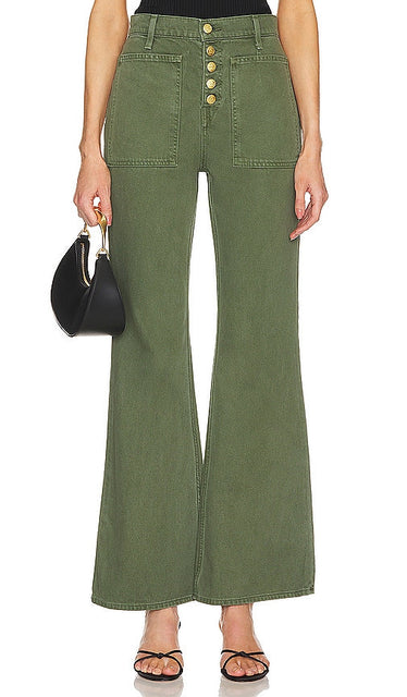 Ulla Johnson Lou Button Front Vintage Flare in Army - Ulla Johnson - Lou - Pantalon évasé vintage boutonné sur le devant - Armée - Ulla Johnson Lou 正面纽扣复古喇叭军军色 - Ulla Johnson Lou Vintage Flare mit Knopfleiste vorne in Army - Ulla Johnson Lou 버튼 프론트 빈티지 플레어 군용 - Ulla Johnson Lou Button Front Vintage Flare in stile militare