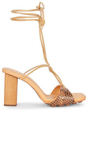 Ulla Johnson Nicolette Lace-up High Heel in Brown - Ulla Johnson Nicolette à talons hauts à lacets en marron - Ulla Johnson Nicolette 棕色系带高跟鞋 - Ulla Johnson Nicolette Schnür-High-Heel in Braun - Ulla Johnson Nicolette 레이스업 하이힐 브라운 색상 - Tacco alto stringato Ulla Johnson Nicolette in marrone