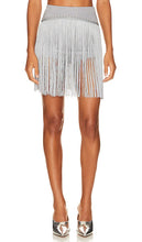 Understated Leather Satine Knitted Fringe Shorts in Metallic Silver - Short sobre en cuir satiné à franges tricotées en argent métallisé - 低调金属银色皮革缎面针织流苏短裤 - Dezente gestrickte Fransenshorts aus Ledersatin in Metallic-Silber - 메탈릭 실버 소재의 절제된 가죽 새틴 니트 프린지 반바지 - Pantaloncini con frange in maglia lavorata a raso in pelle sobria in argento metallizzato