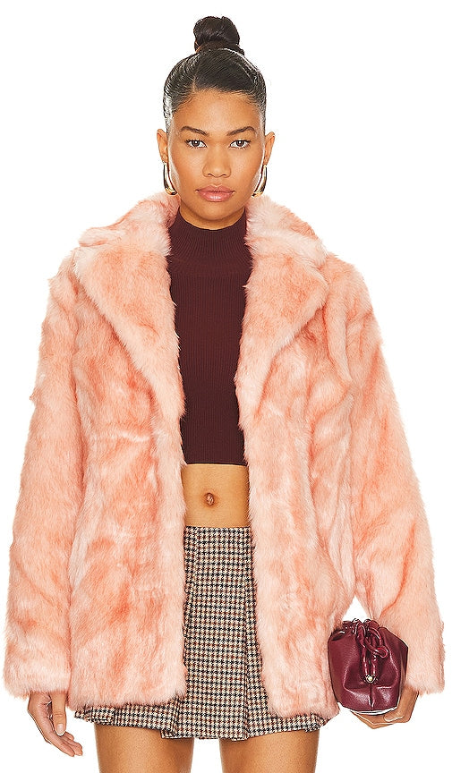 Unreal Fur Elba Blazer in Pink - Blazer Elba en fourrure Unreal en rose - 粉色 Unreal Fur Elba 西装外套 - Unreal Fur Elba Blazer in Rosa - Unreal Fur 엘바 블레이저 핑크 색상 - Blazer Elba in pelliccia irreale in rosa