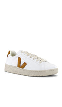 Veja Urca Sneaker in White