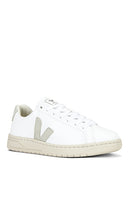 Veja Urca Sneaker in White