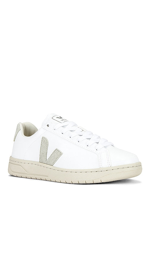 Veja Urca Sneaker in White