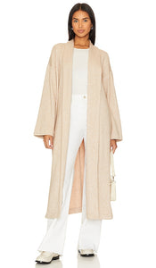 Velvet by Graham & Spencer Patricia Duster in Beige - Velours par Graham & Spencer Patricia Duster en beige - Graham & Spencer Patricia 米色 Velvet Duster - Samt von Graham & Spencer Patricia Duster in Beige - Graham & Spencer Patricia Duster의 벨벳 베이지 색상 - Velluto di Graham & Spencer Patricia Duster in beige