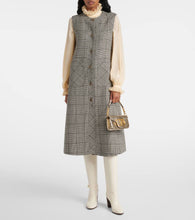 Valentino Garavani Loc√É¬≤ Small metallic leather shoulder bag