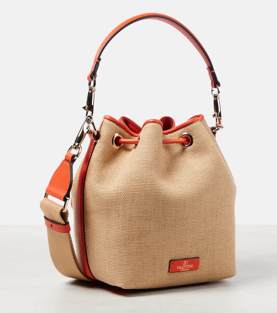 Valentino Garavani Loc√É¬≤ Small raffia-effect bucket bag