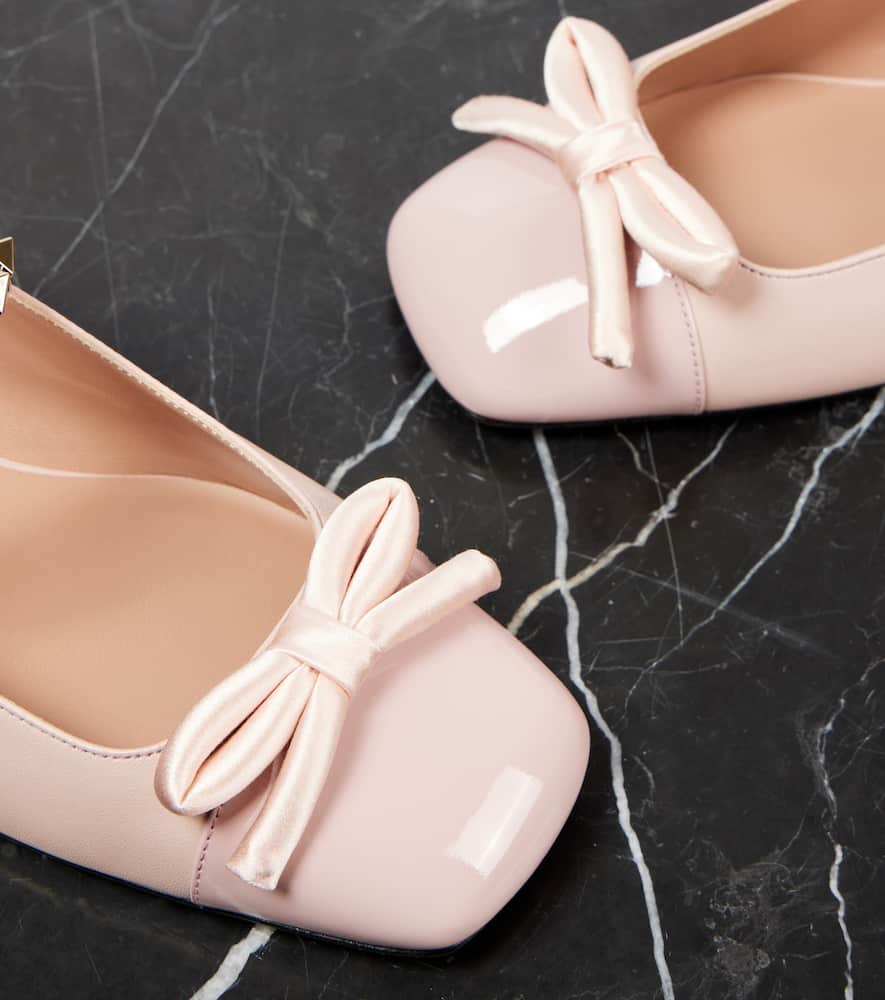 Valentino Garavani Rockstud Bow leather ballet flats