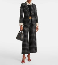 Valentino Garavani Rockstud Medium leather tote bag