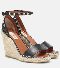 Valentino Garavani Rockstud leather wedge espadrilles - Valentino Garavani Rockstud 皮革坡跟草编鞋