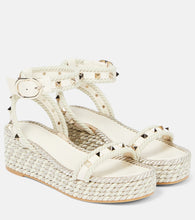 Valentino Garavani Rockstud leather wedge espadrilles - Valentino Garavani Rockstud 皮革坡跟草编鞋