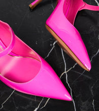 Valentino Garavani Tan-Go patent leather pumps