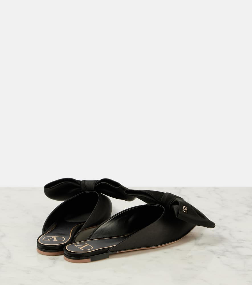 Valentino Garavani Un Ch√É¬¢teau Bow satin mules