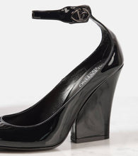 Valentino Garavani VLogo Lockette 105 patent leather wedges