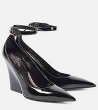 Valentino Garavani VLogo Lockette 105 patent leather wedges