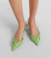 Valentino Garavani VLogo Signature 40 patent leather slingback pumps