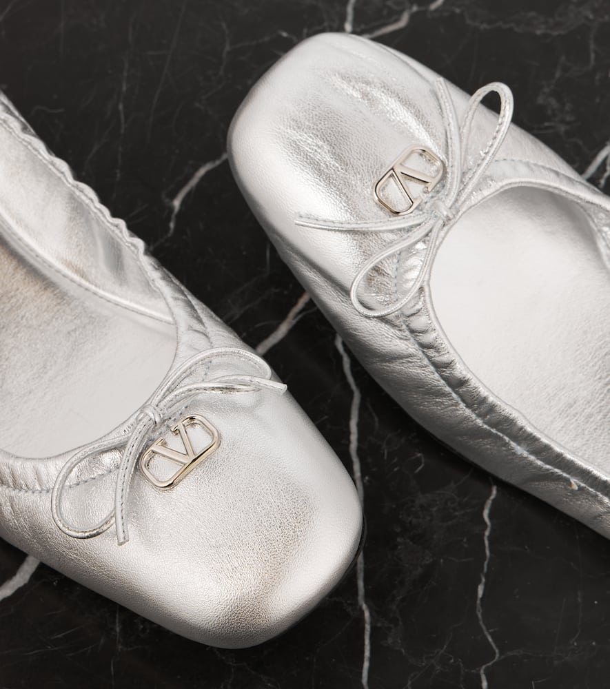 Valentino Garavani VLogo Signature leather ballet flats