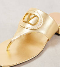 Valentino Garavani VLogo Signature metallic leather thong sandals