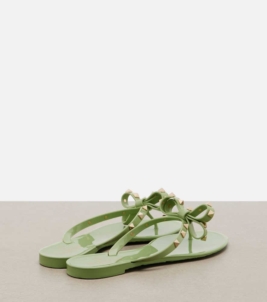 Valentino Garavani Rockstud PVC thong sandals in Green - Flat Sandals