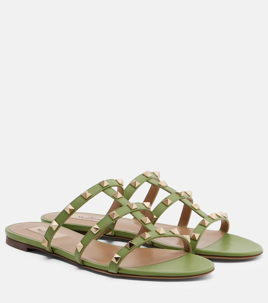 Valentino Garavani Rockstud leather sandals in Green - Slides