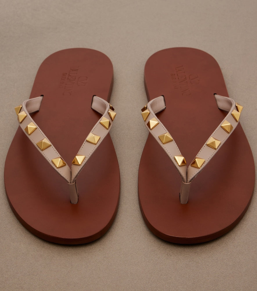 Beige Valentino Garavani Rockstud leather thong sandals - Flat Sandals