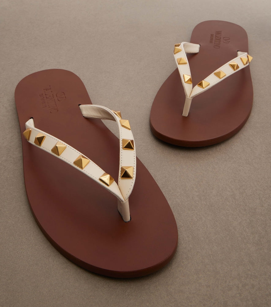 Valentino Garavani Rockstud leather thong sandals - White Flat Sandals