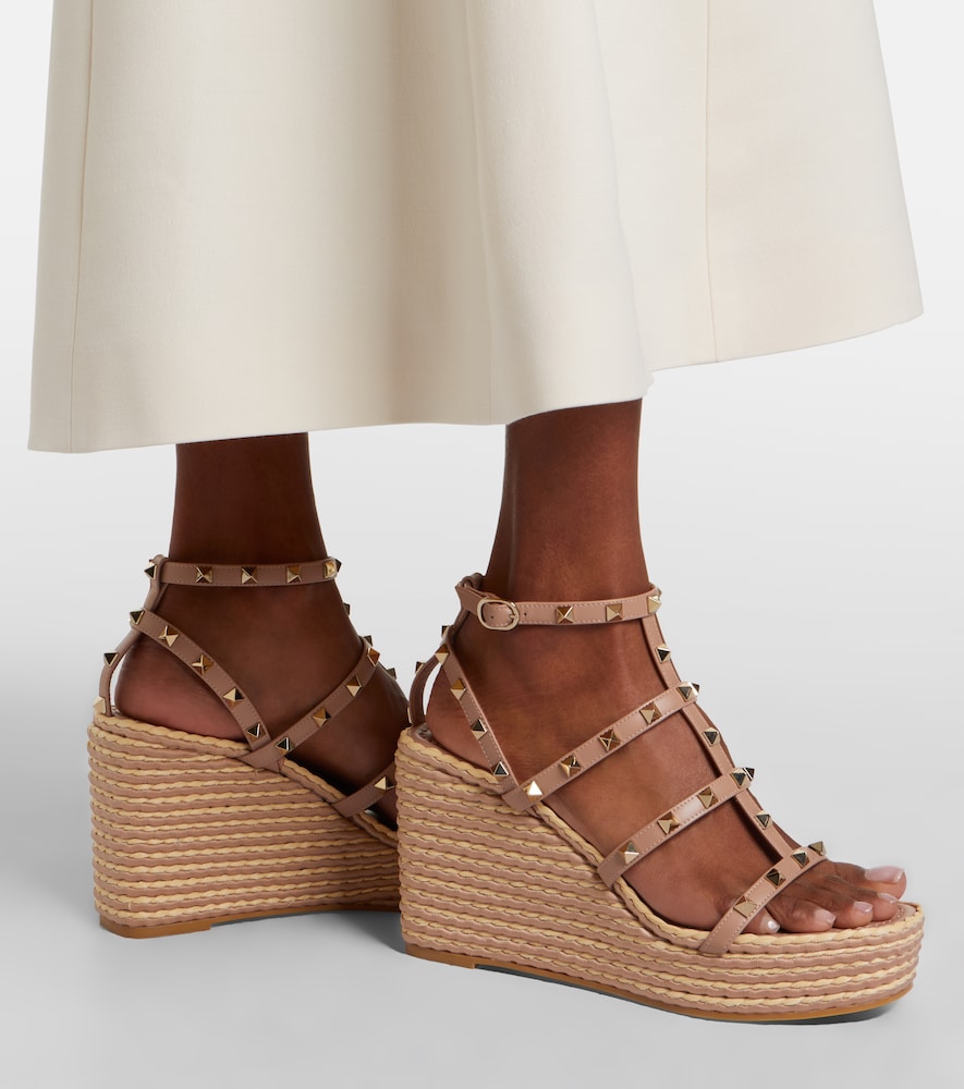 Valentino Garavani Rockstud leather wedge sandals in Beige - High Espadrilles