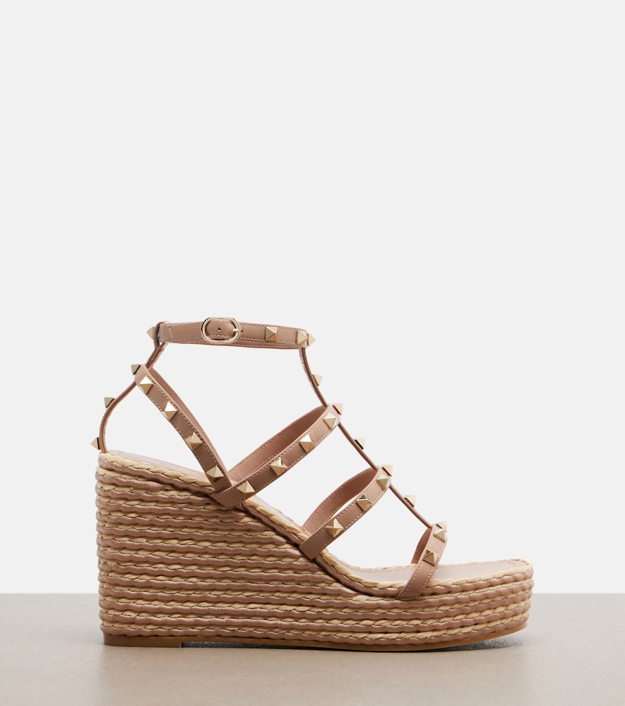 Valentino Garavani Rockstud leather wedge sandals in Beige - High Espadrilles